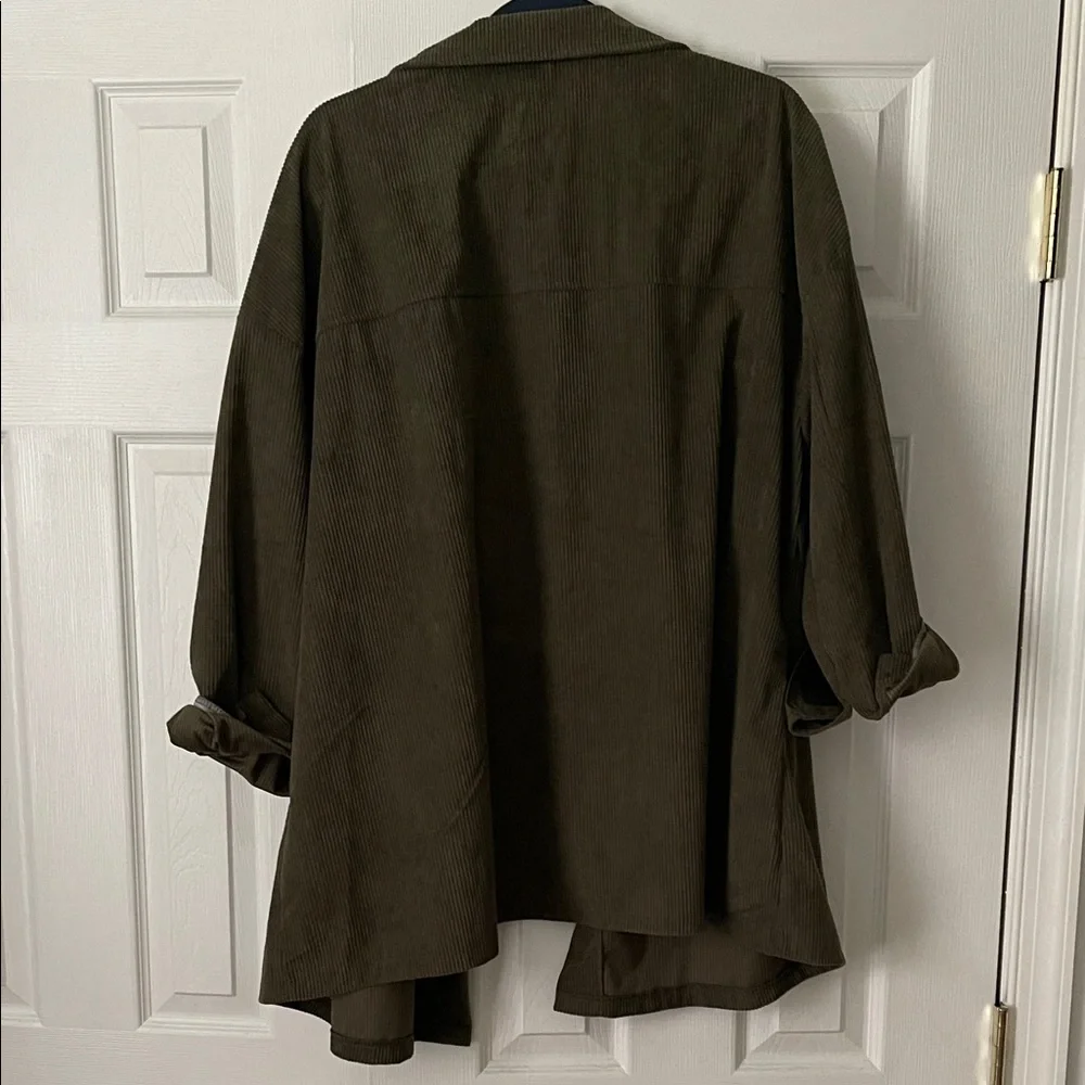 SHEIN Olive Button Down Shirt - Picture 4 of 4